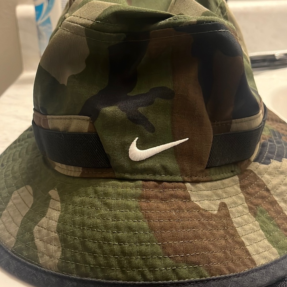 Nike dri-fit camo bucket hat